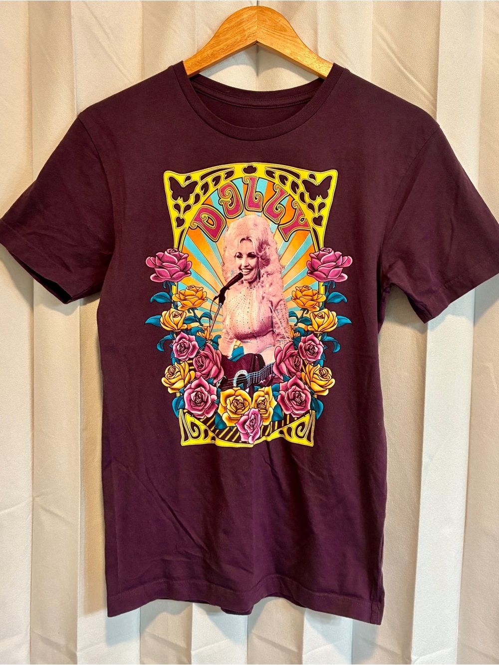 Dolly Parton Dollywood Western Rose Women's Tshirt Small Short Sleeved Purple